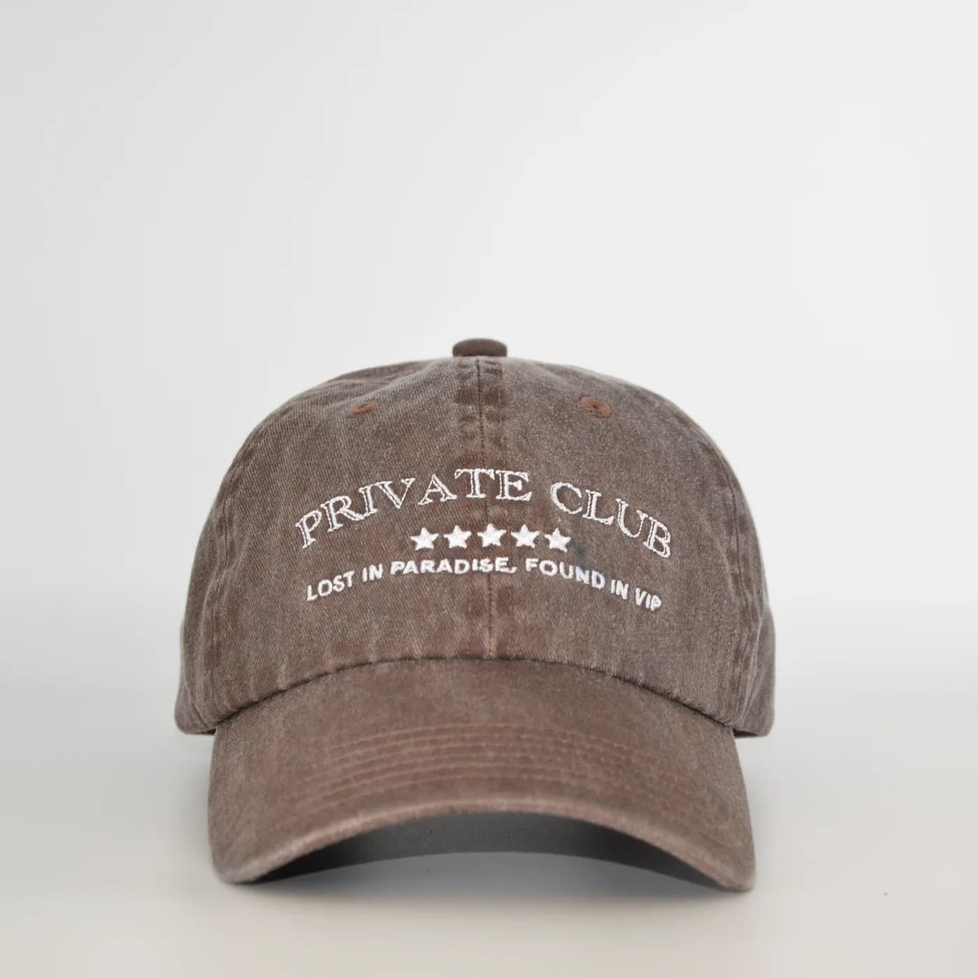 Private Club · Marrón lavado
